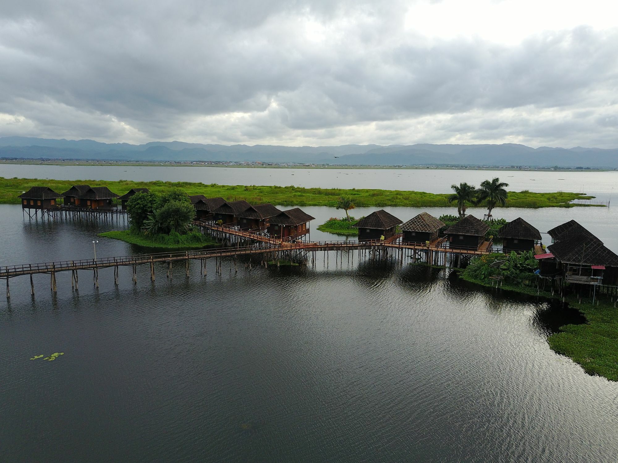 Golden Island Cottages Thale U Hotel Ywama Bagian luar foto