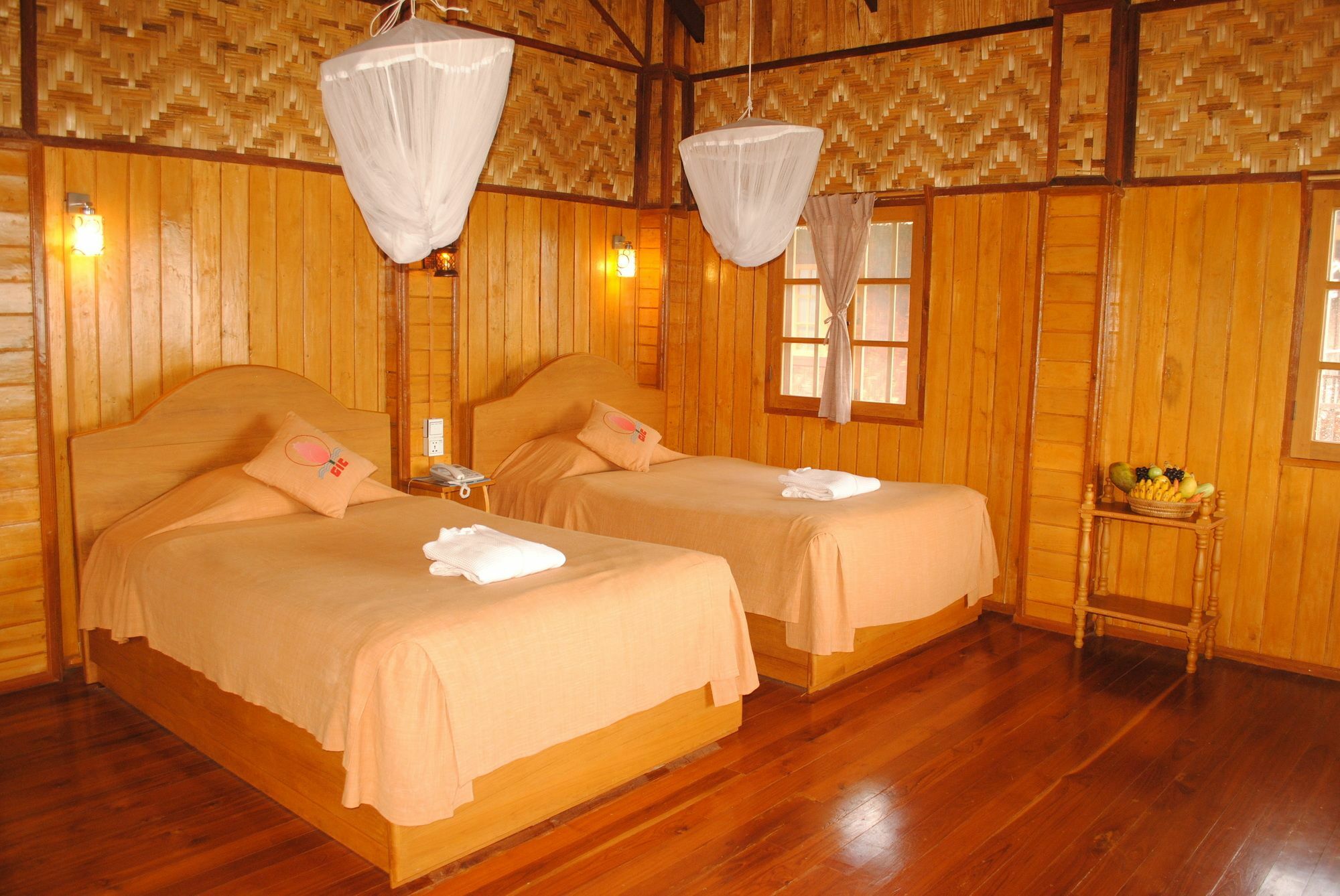 Golden Island Cottages Thale U Hotel Ywama Bagian luar foto