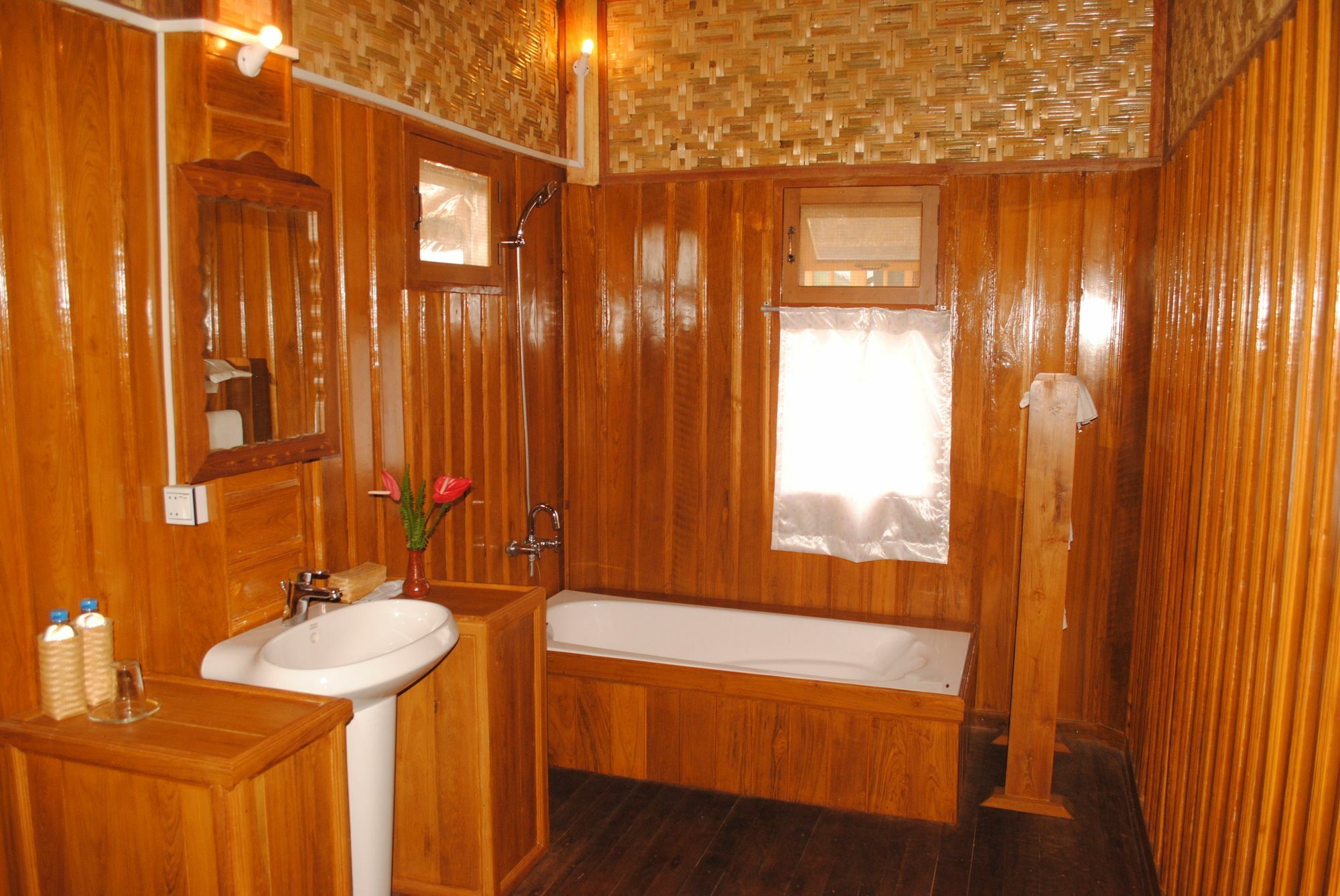 Golden Island Cottages Thale U Hotel Ywama Bagian luar foto