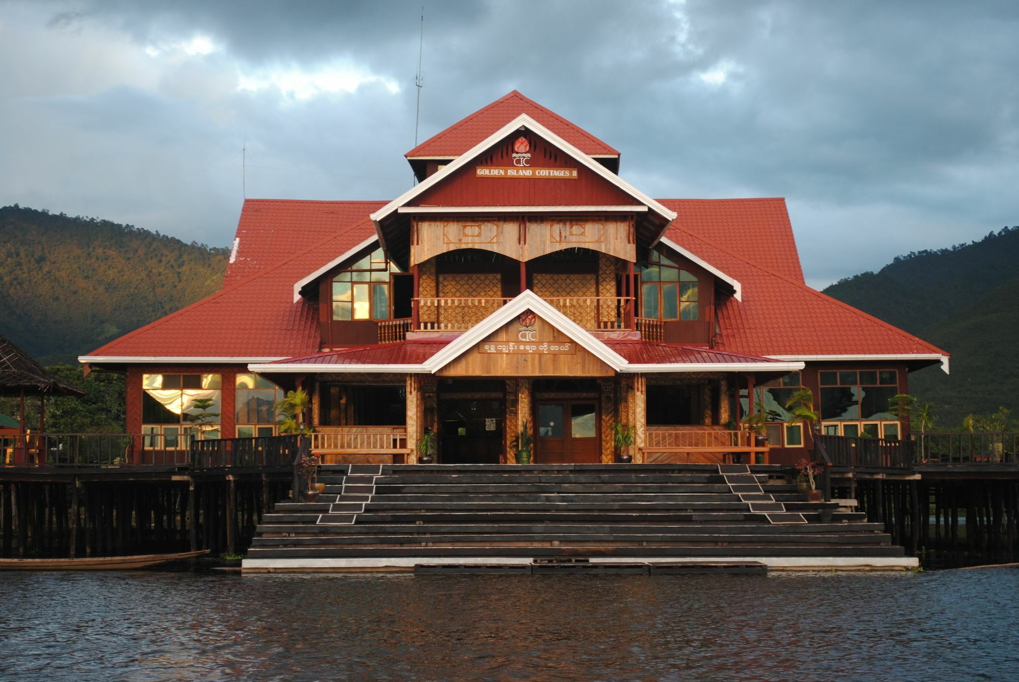 Golden Island Cottages Thale U Hotel Ywama Bagian luar foto
